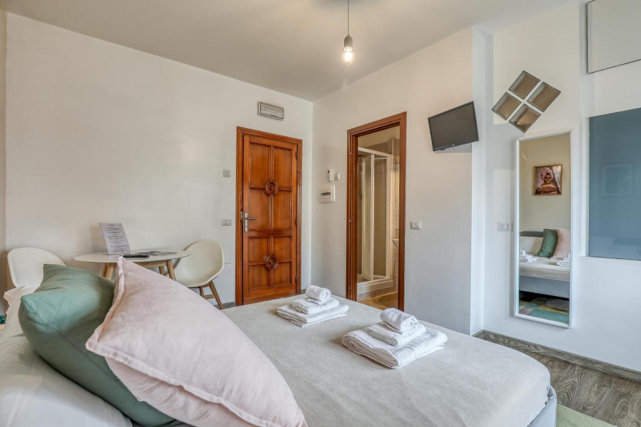 Drive In Bed and breakfast Roma