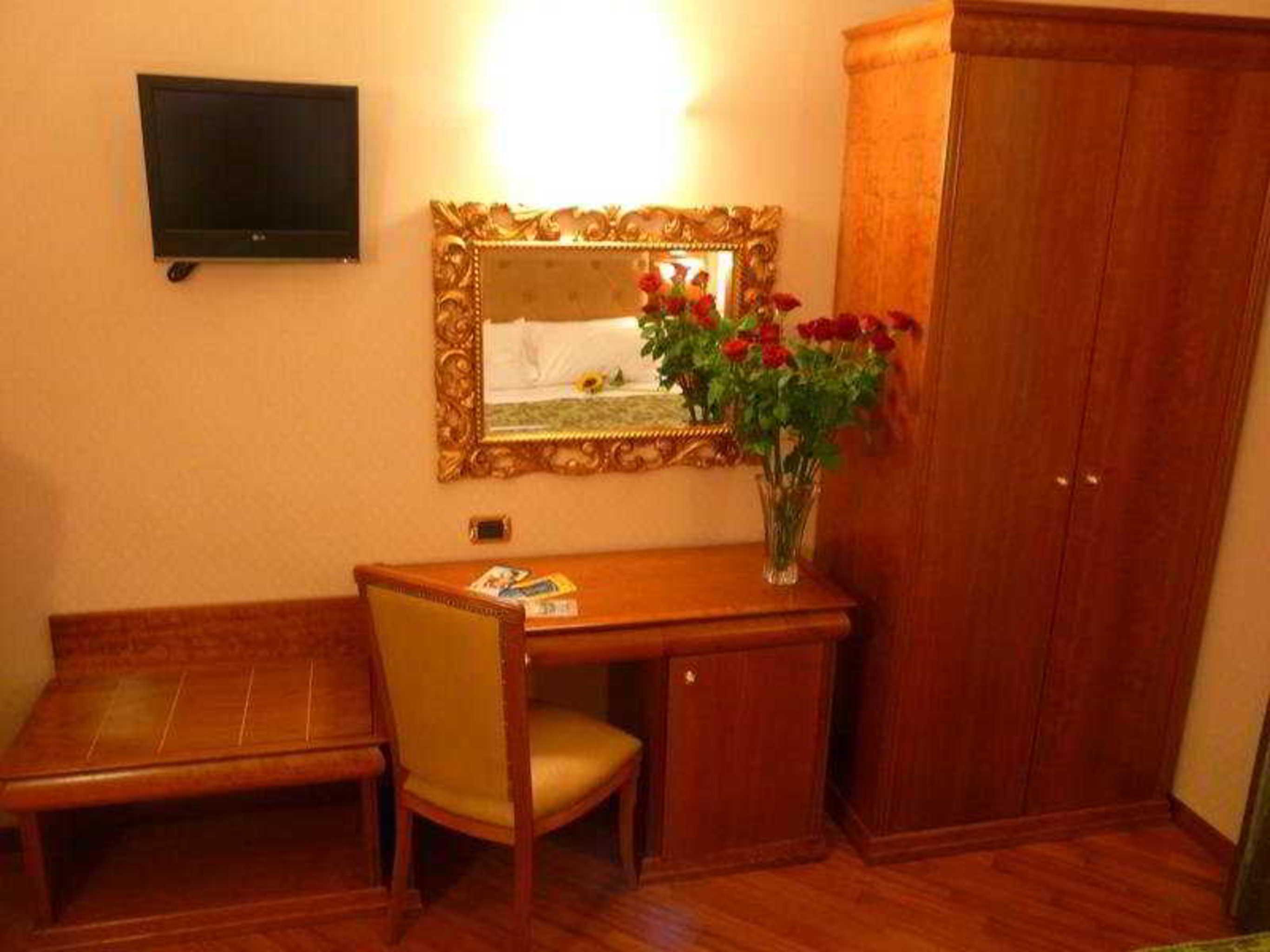 Serena Hotel 3*