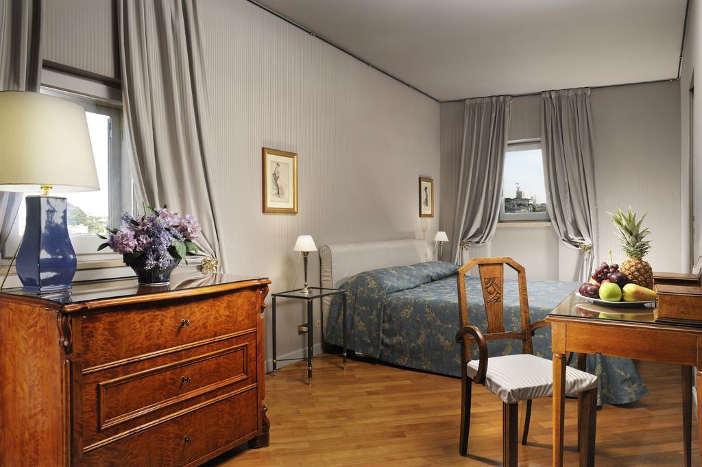 Alexandra Hotel 3*
