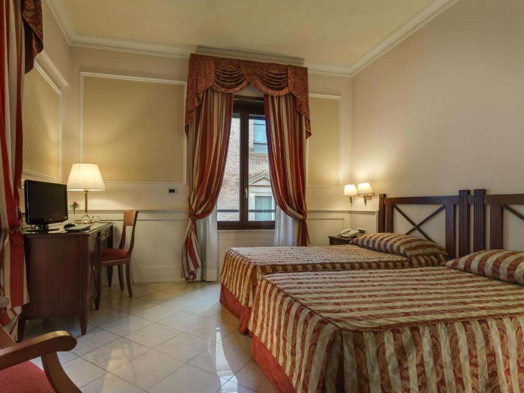 Palazzo Cardinal Cesi Hotell 4*
