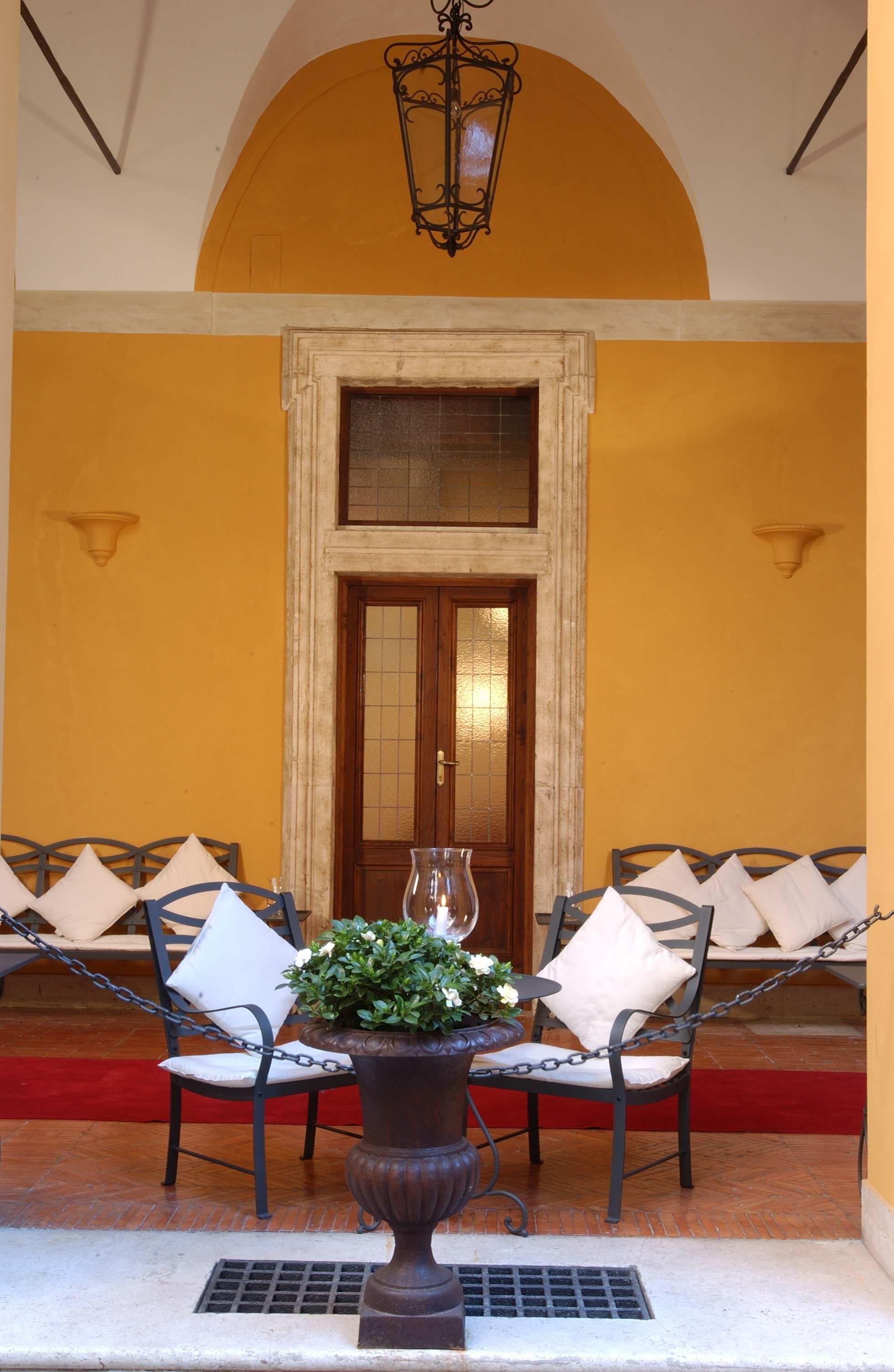 Palazzo Cardinal Cesi 4*