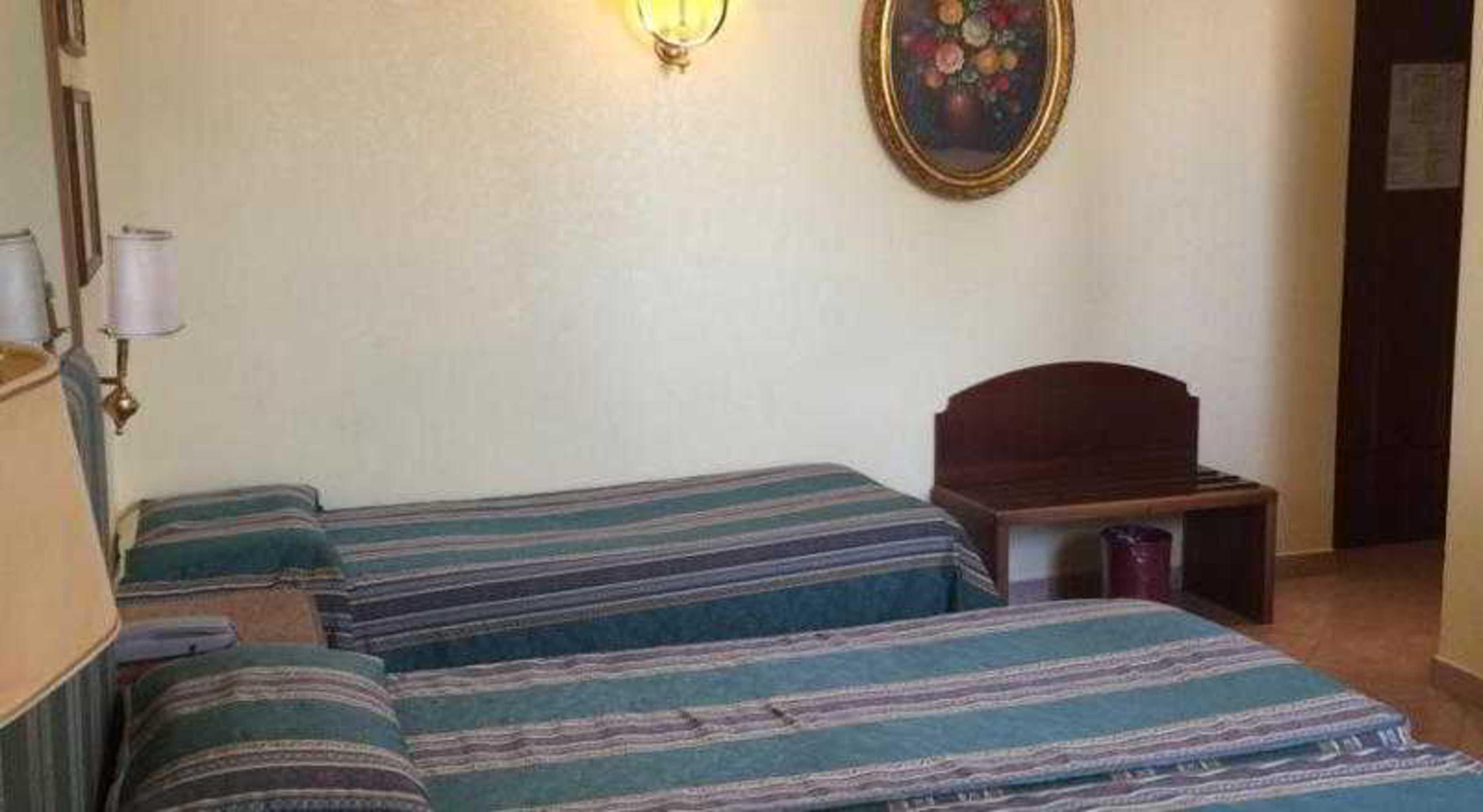 Hotell Raeli Archimede 4*