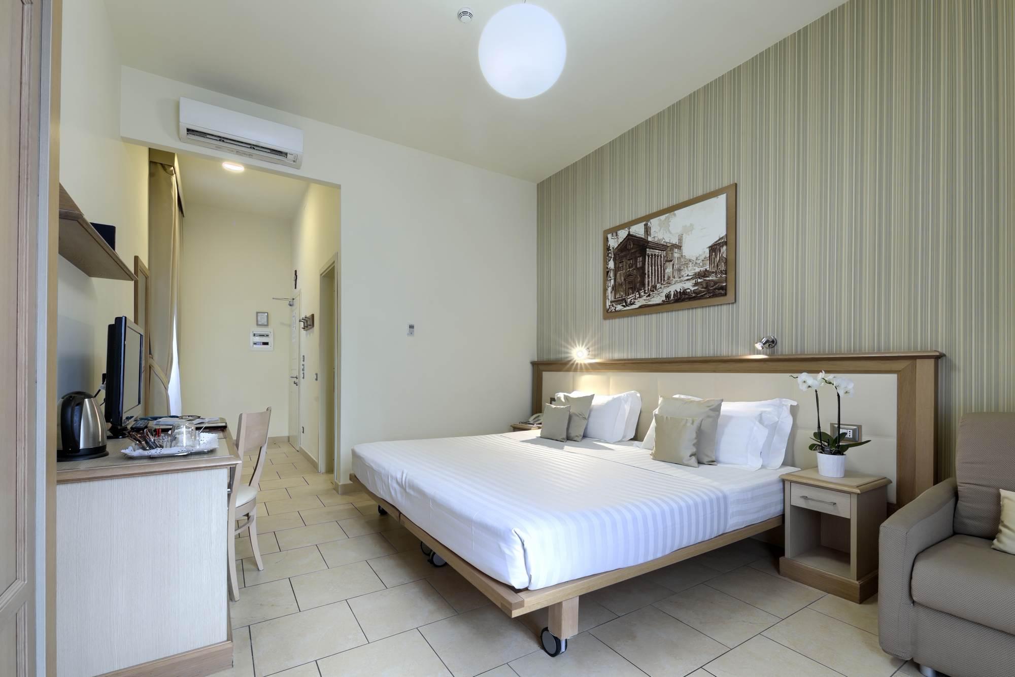 Hotell Domus Australia 4*