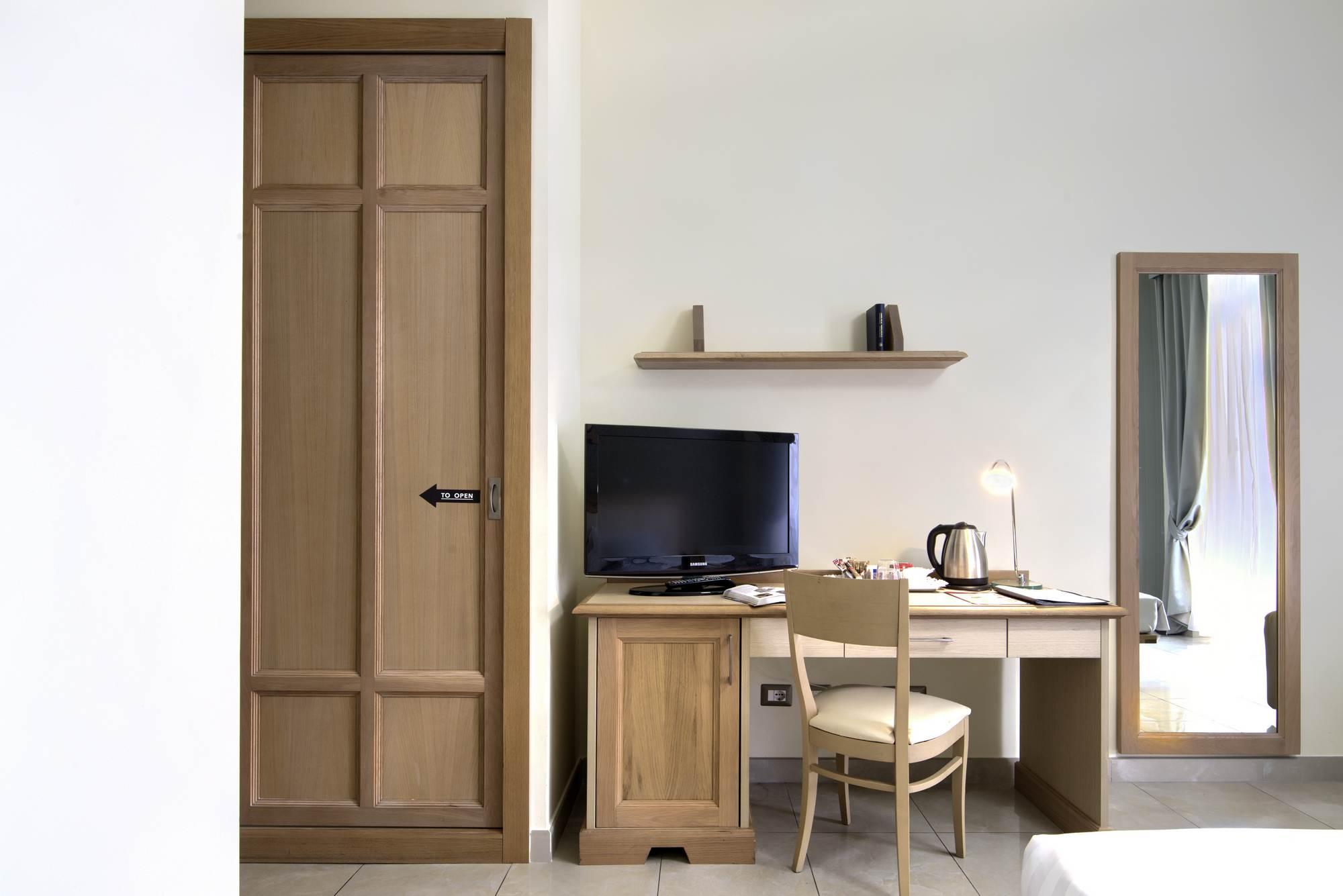 Domus Australia Hotell 4*