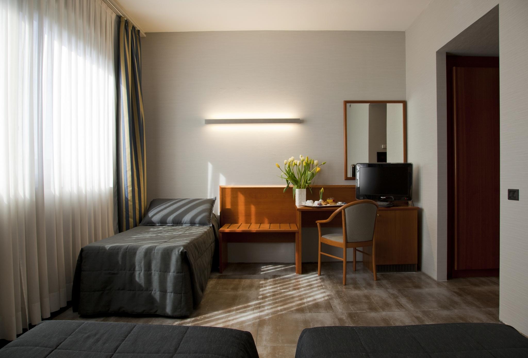 Hotell Zone 4*