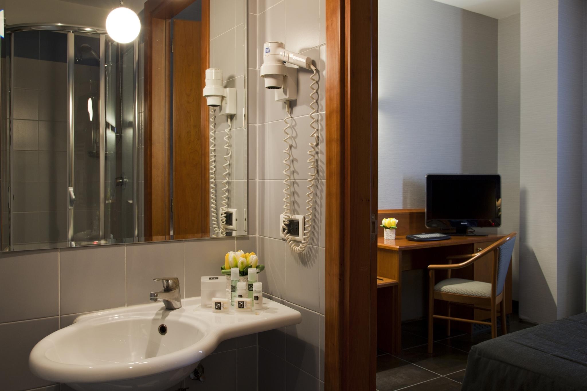 Hotell Zone 4*