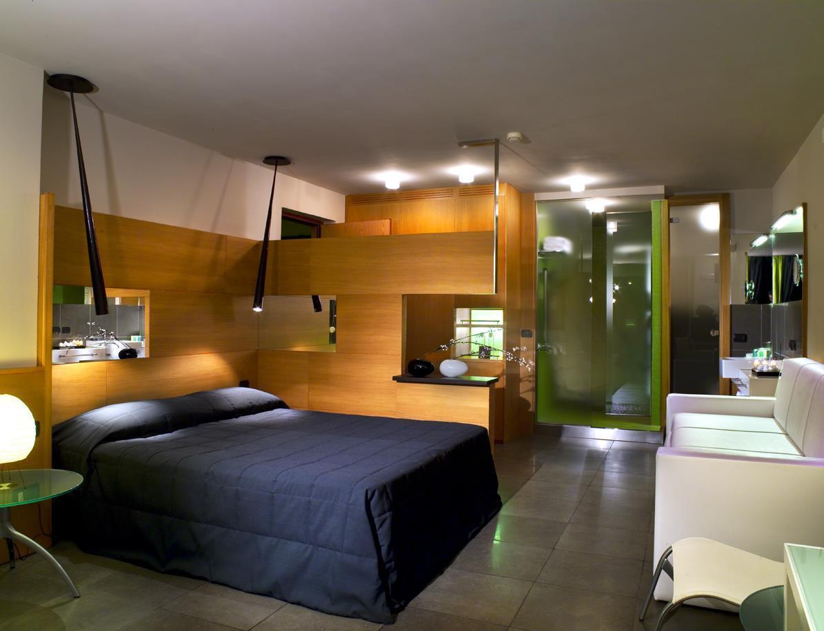 Zone Hotell 4*