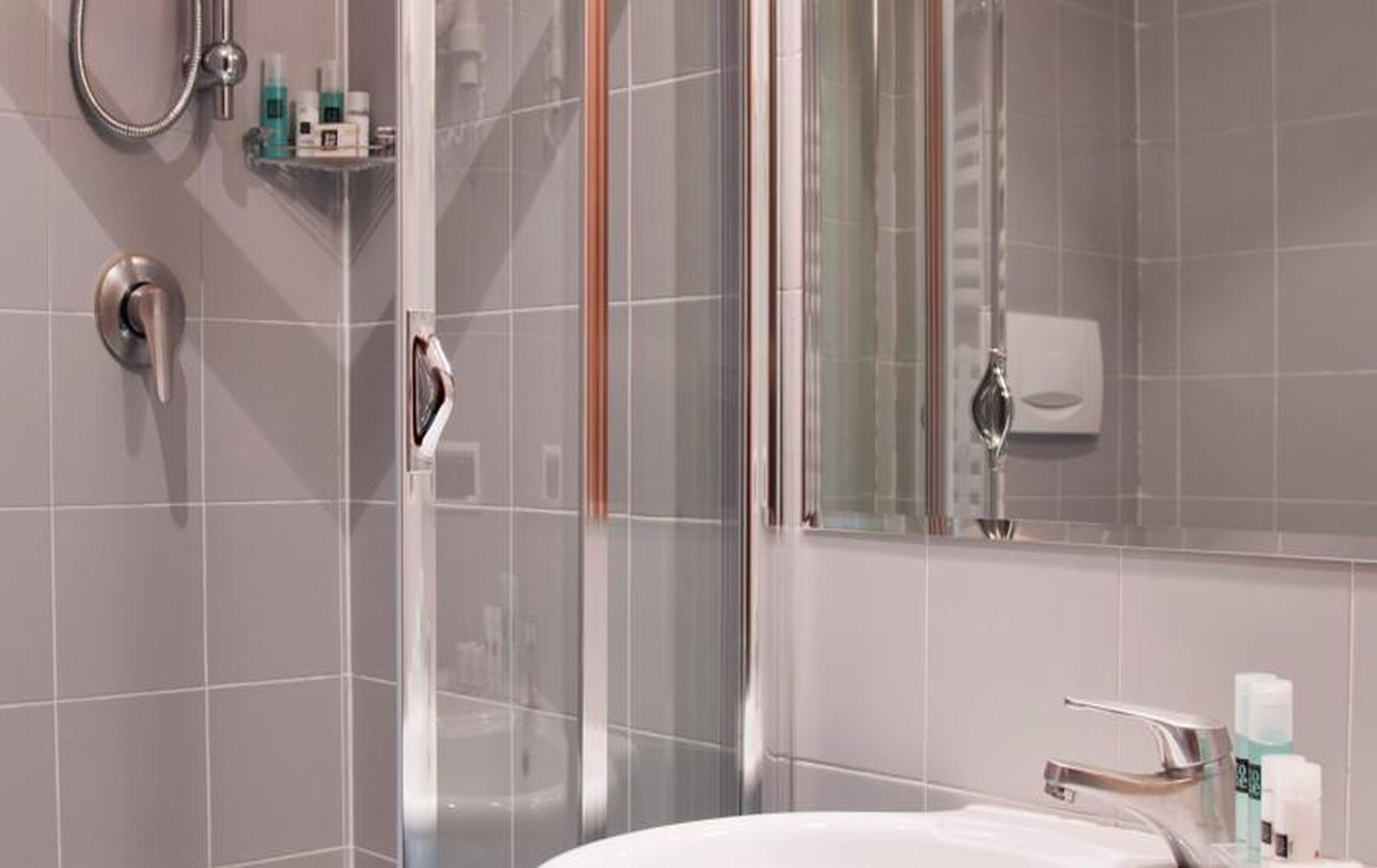 Hotell Zone 4*