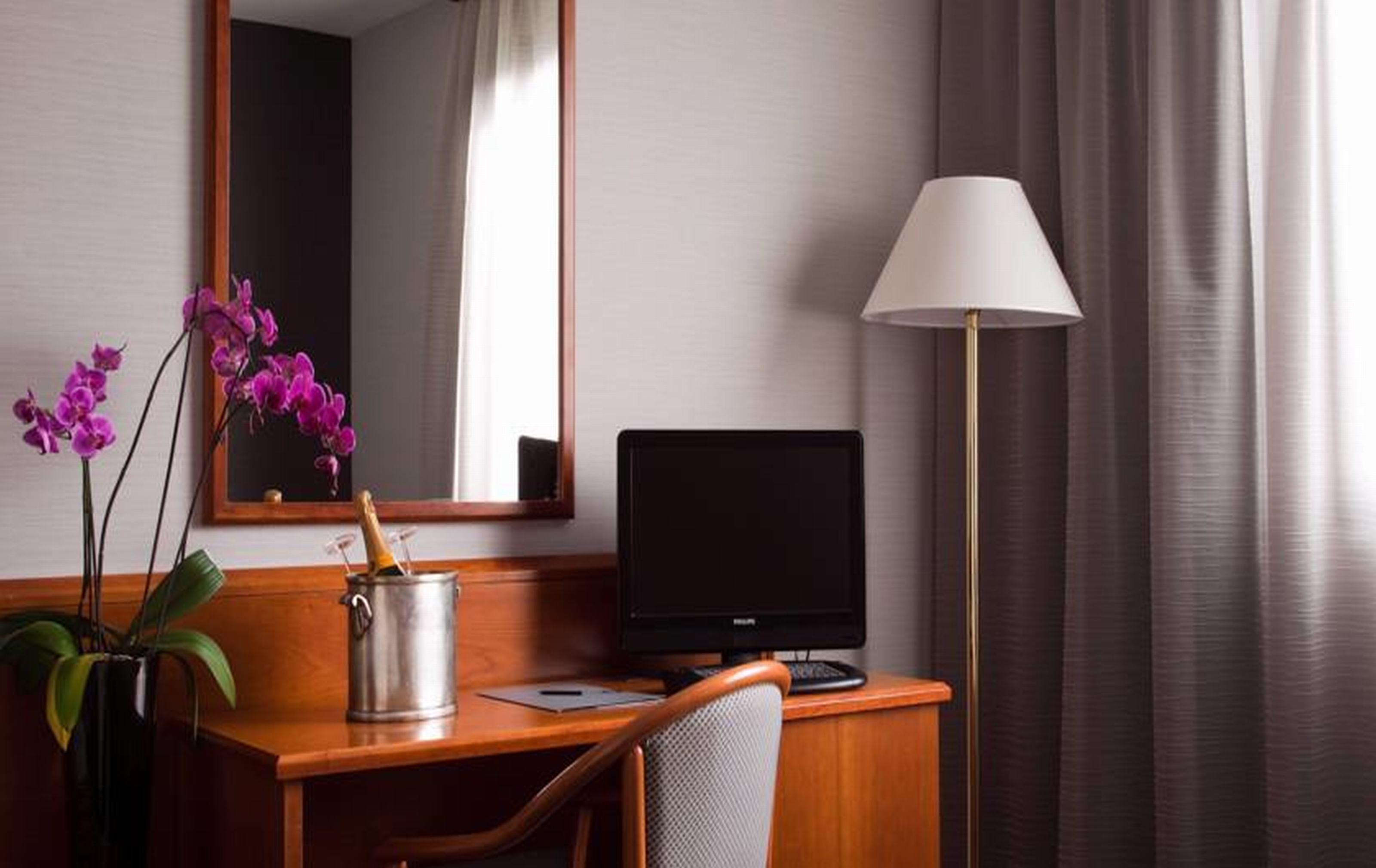 Hotell Zone 4*