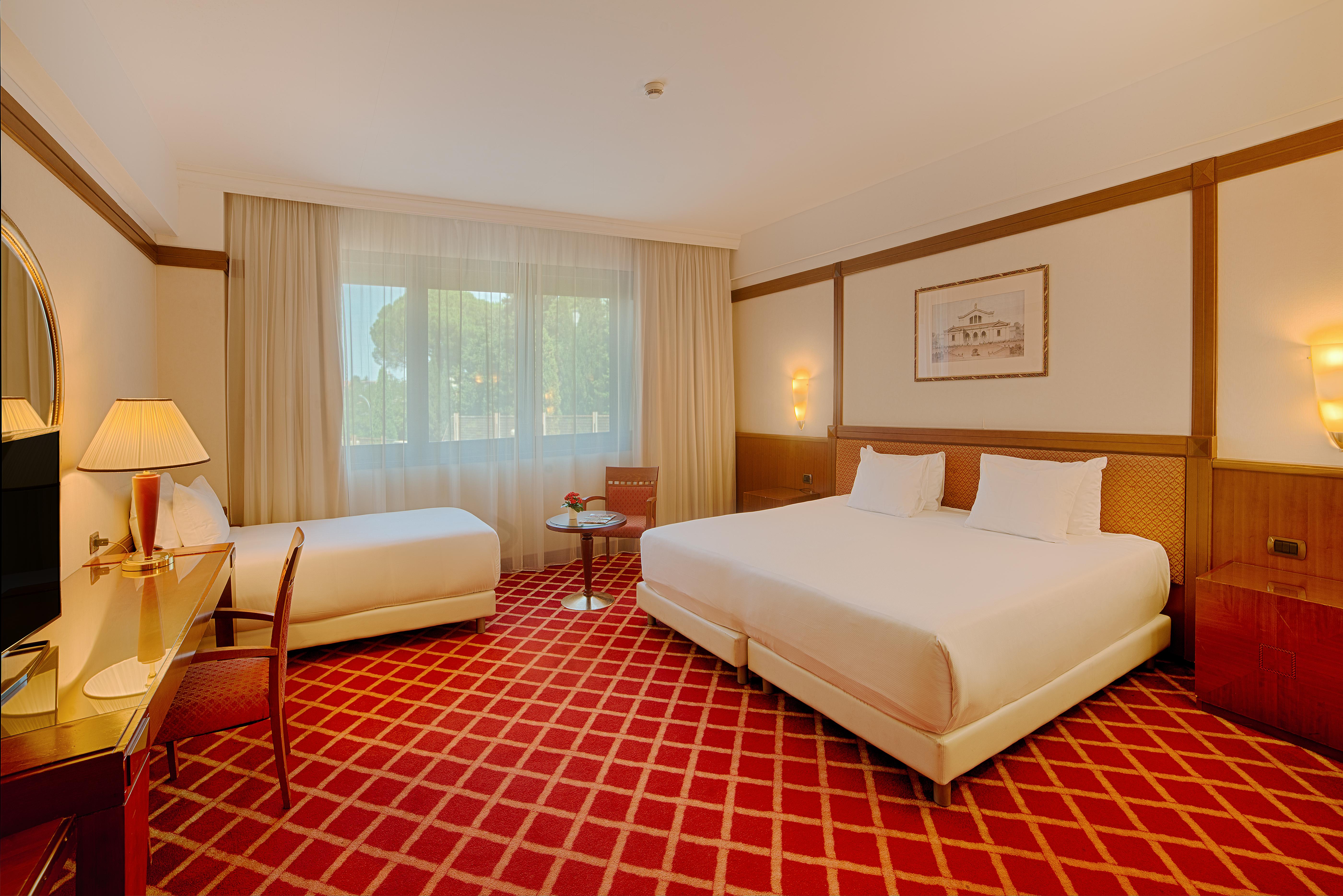Nh Carpegna Hotel 4*