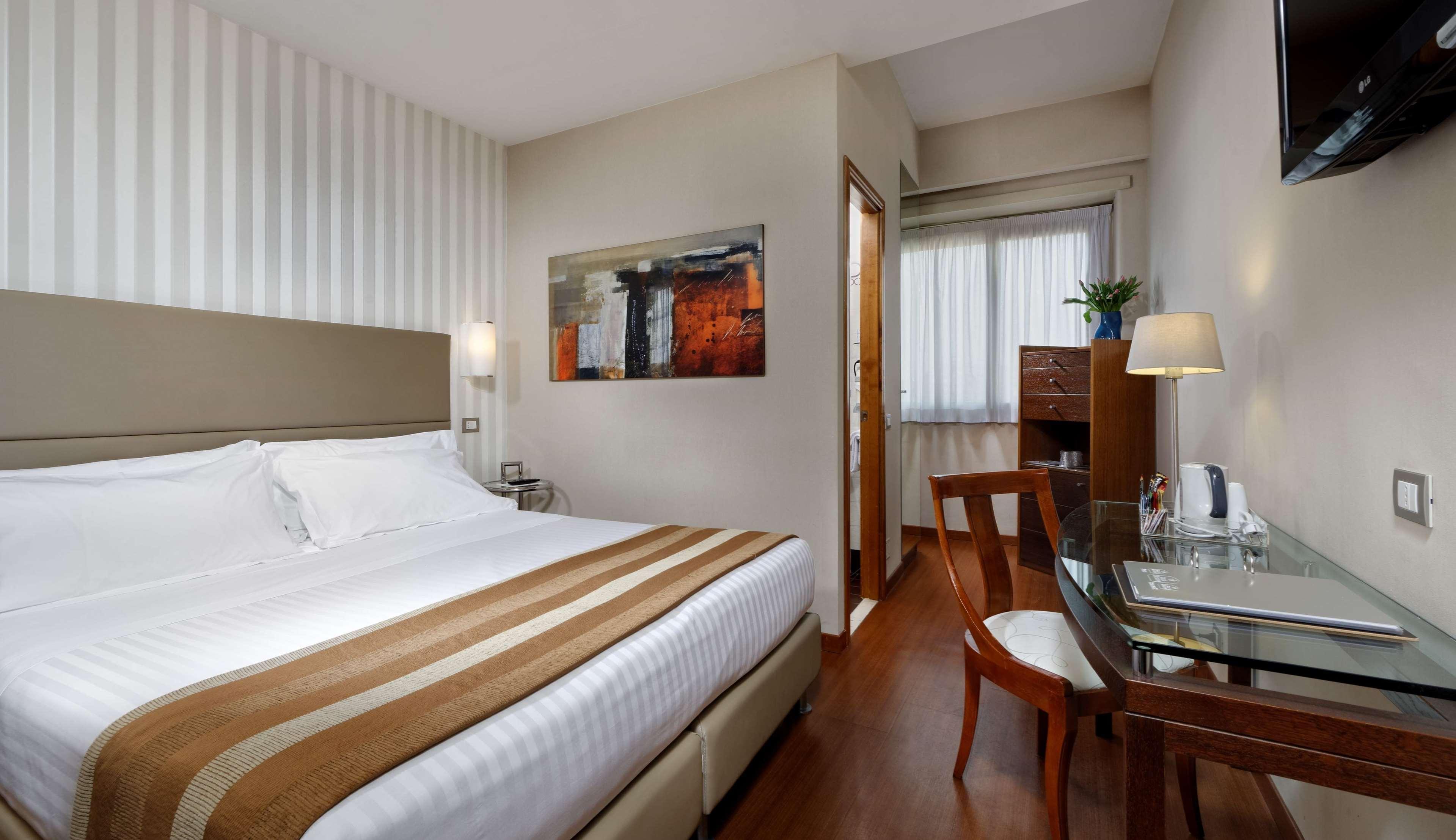 Western Piccadilly Hotel 4*