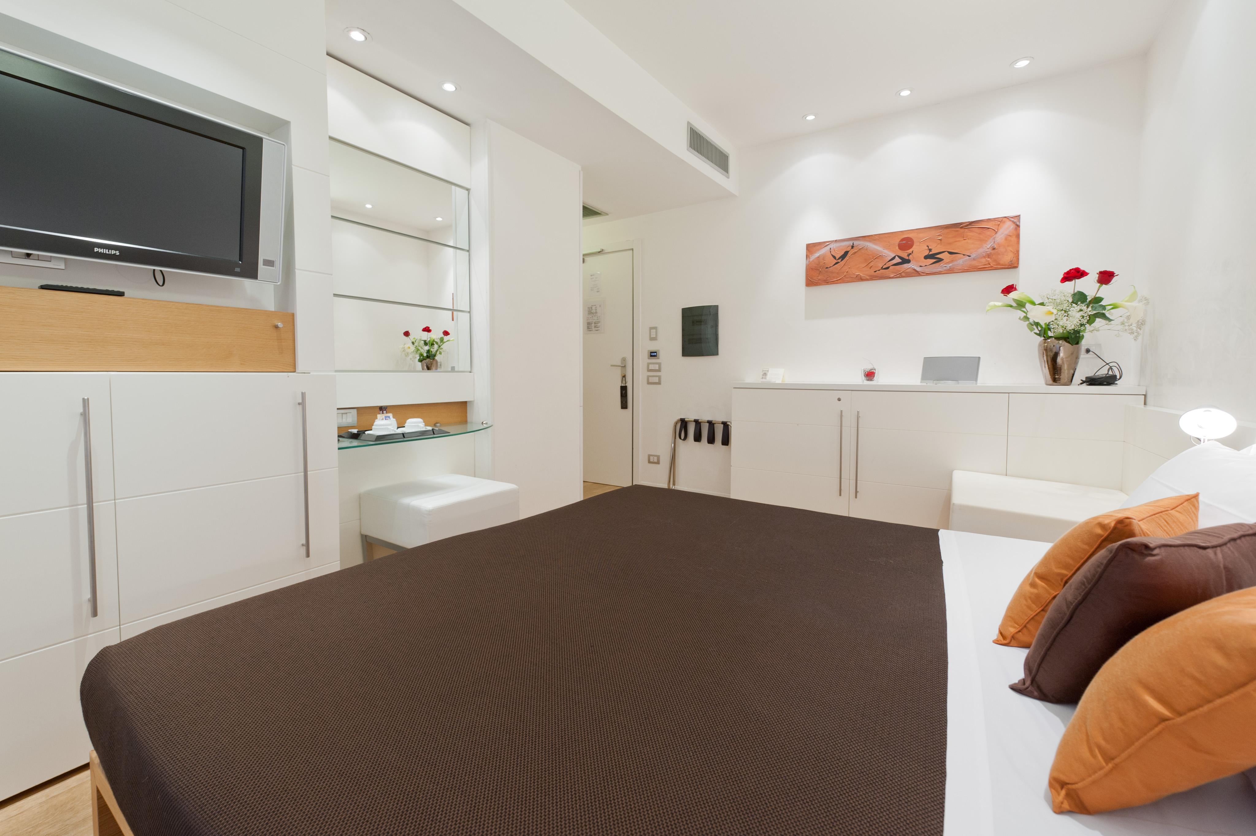 White Hotell