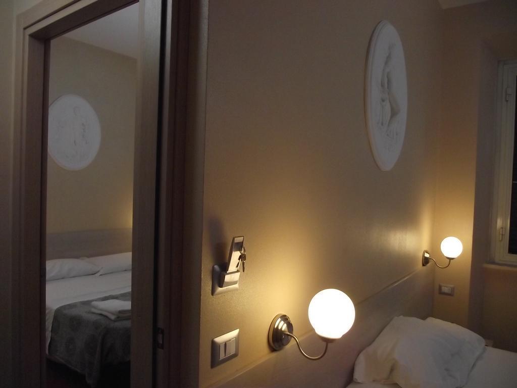 Elide Hotel