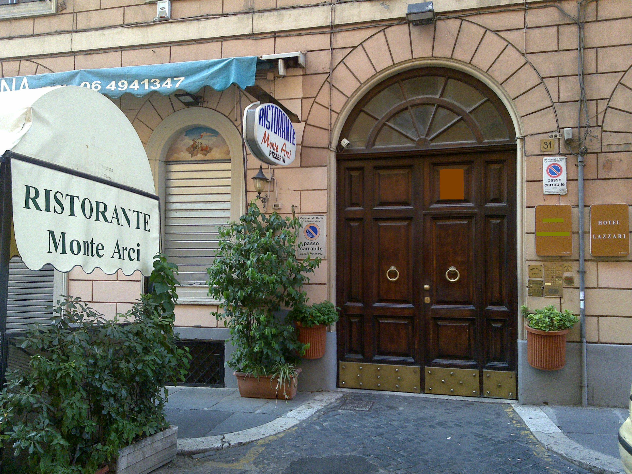 Lazzari Hotell 2*