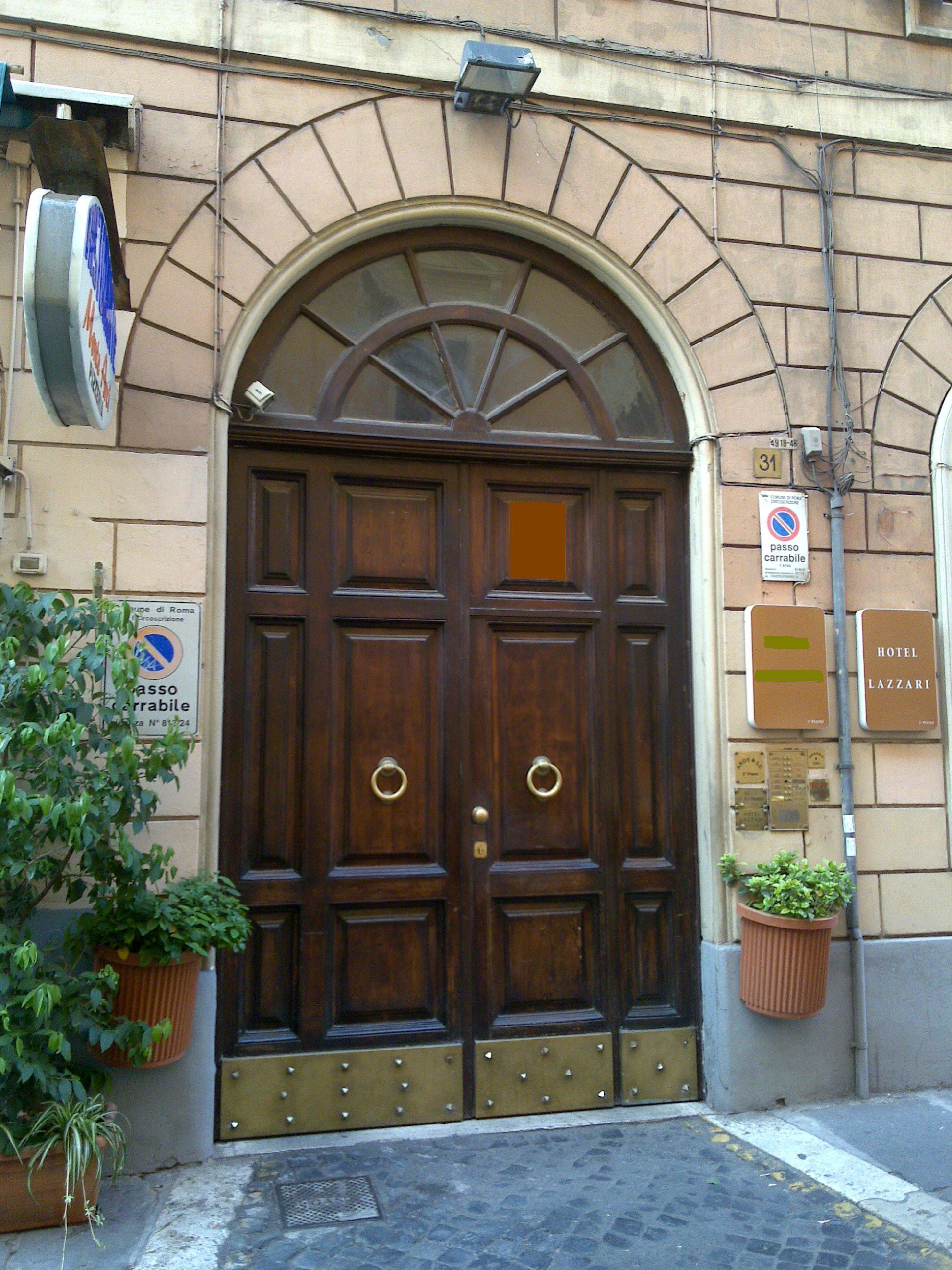 Lazzari Hotell 2*