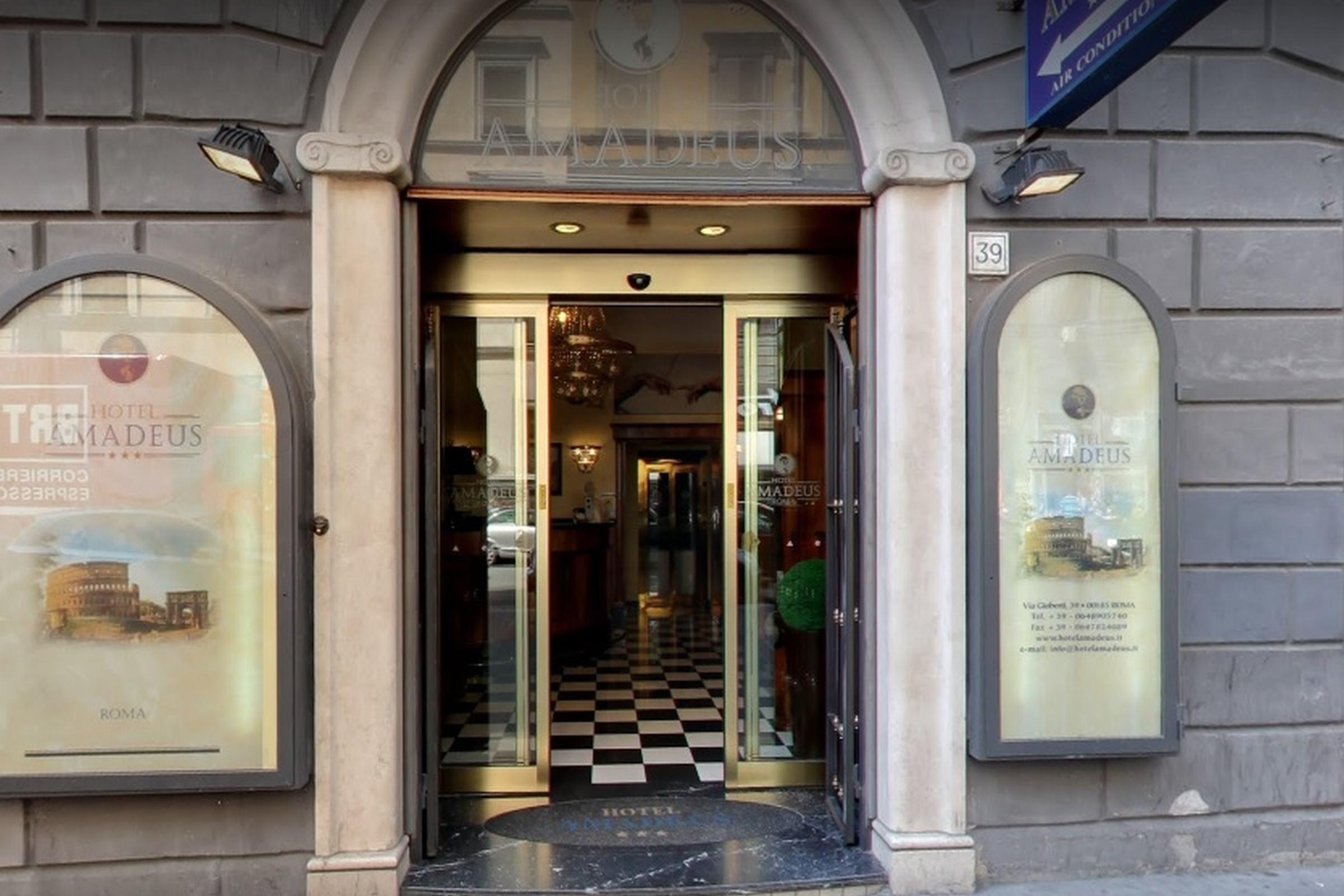 Amadeus Hotell