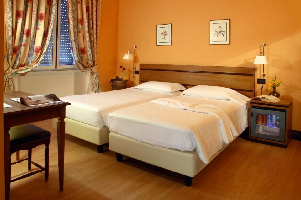 Relais 6 Via Tolmino 4*