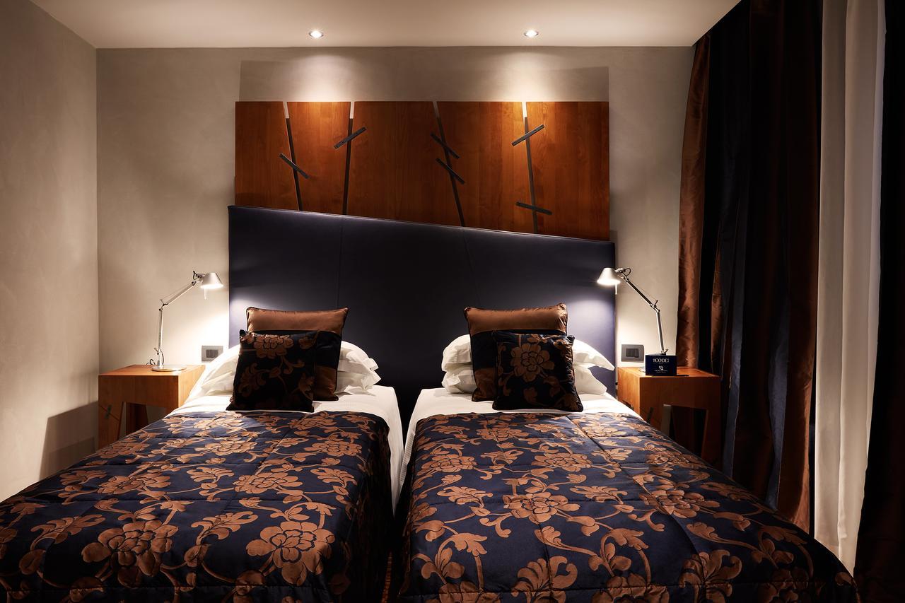 Hotel The Code