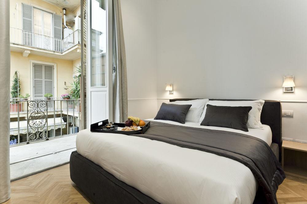 Vanity Navona Rom