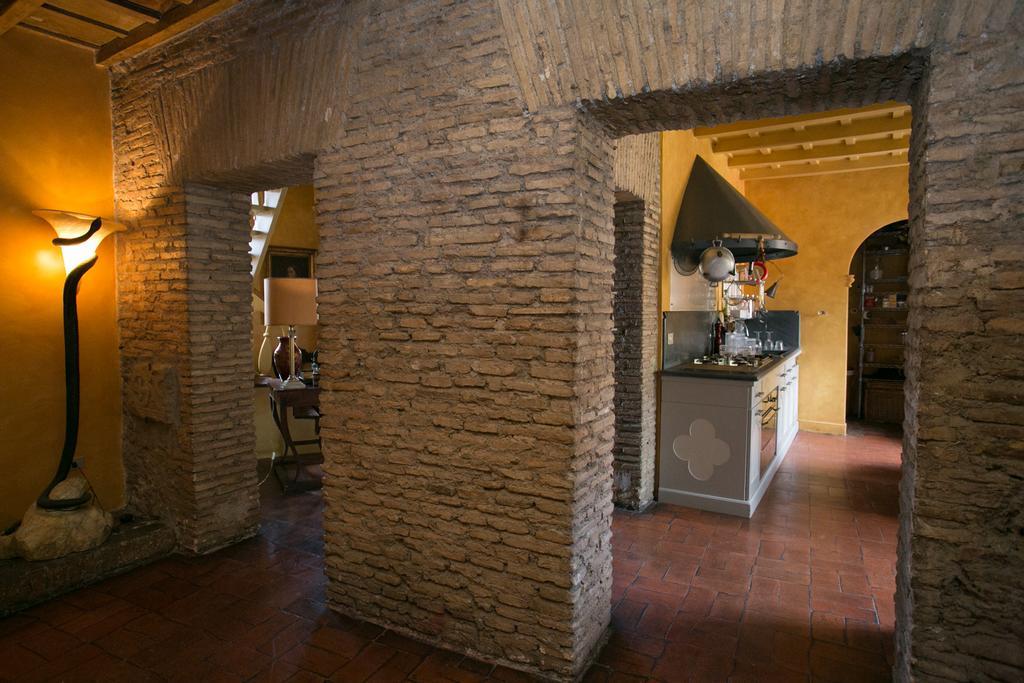 The Trastevere Painter Penthouse * Roma