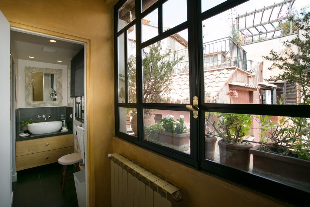 The Trastevere Painter Penthouse Roma