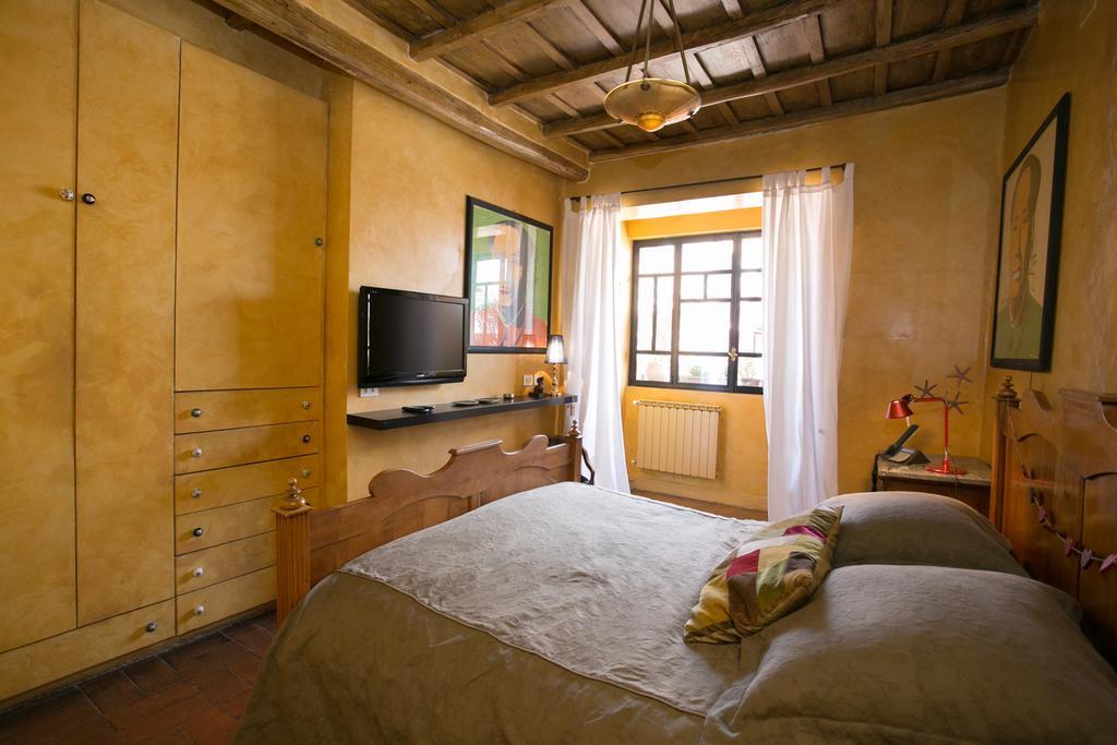 The Trastevere Painter Penthouse * Roma
