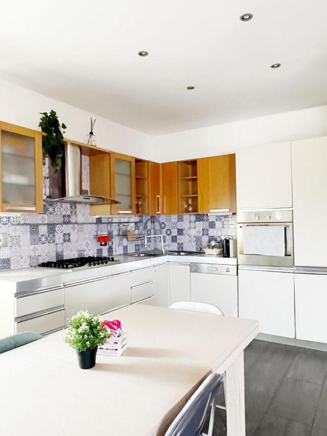 Apartment Dea Flora Rome