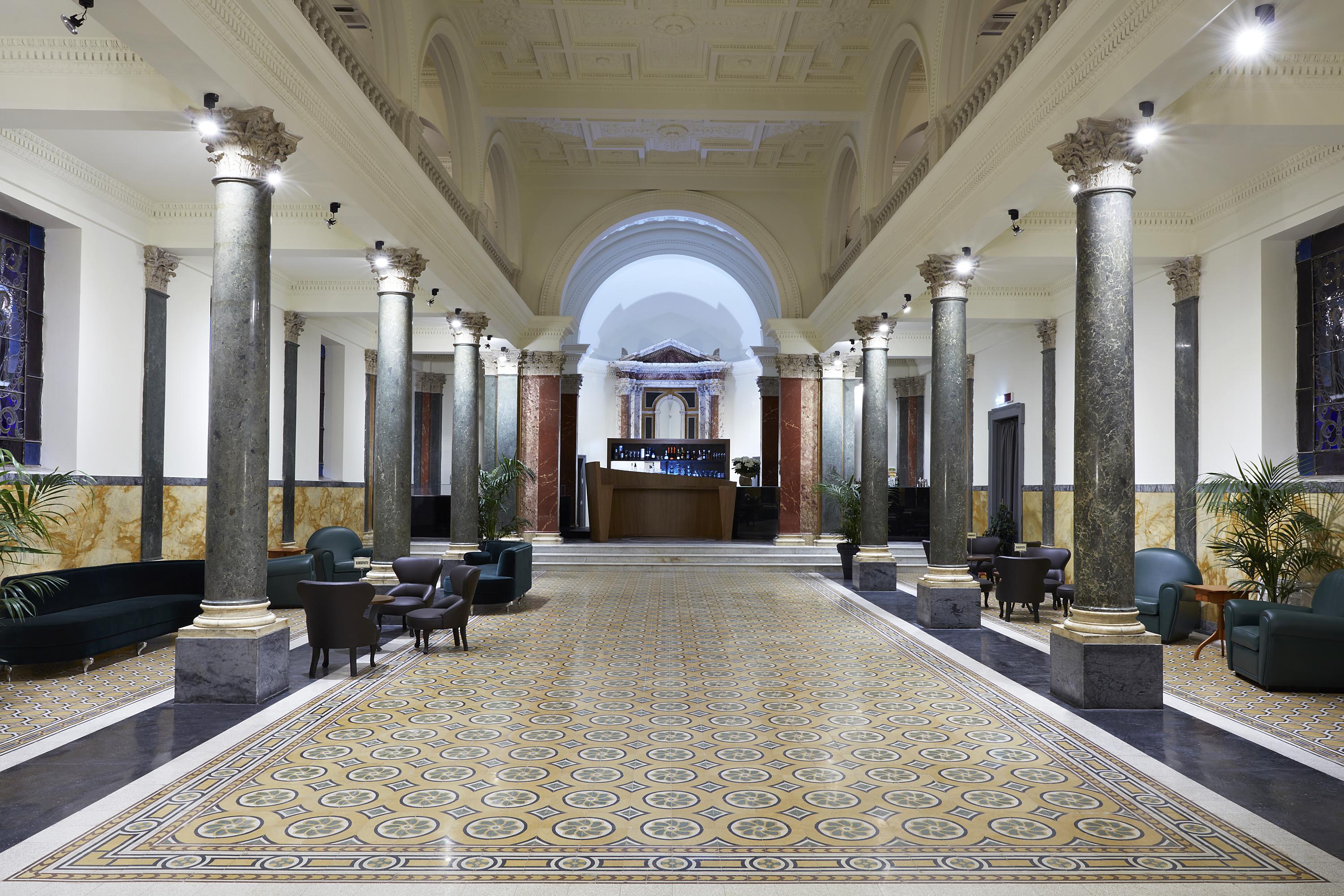 The Building 4*