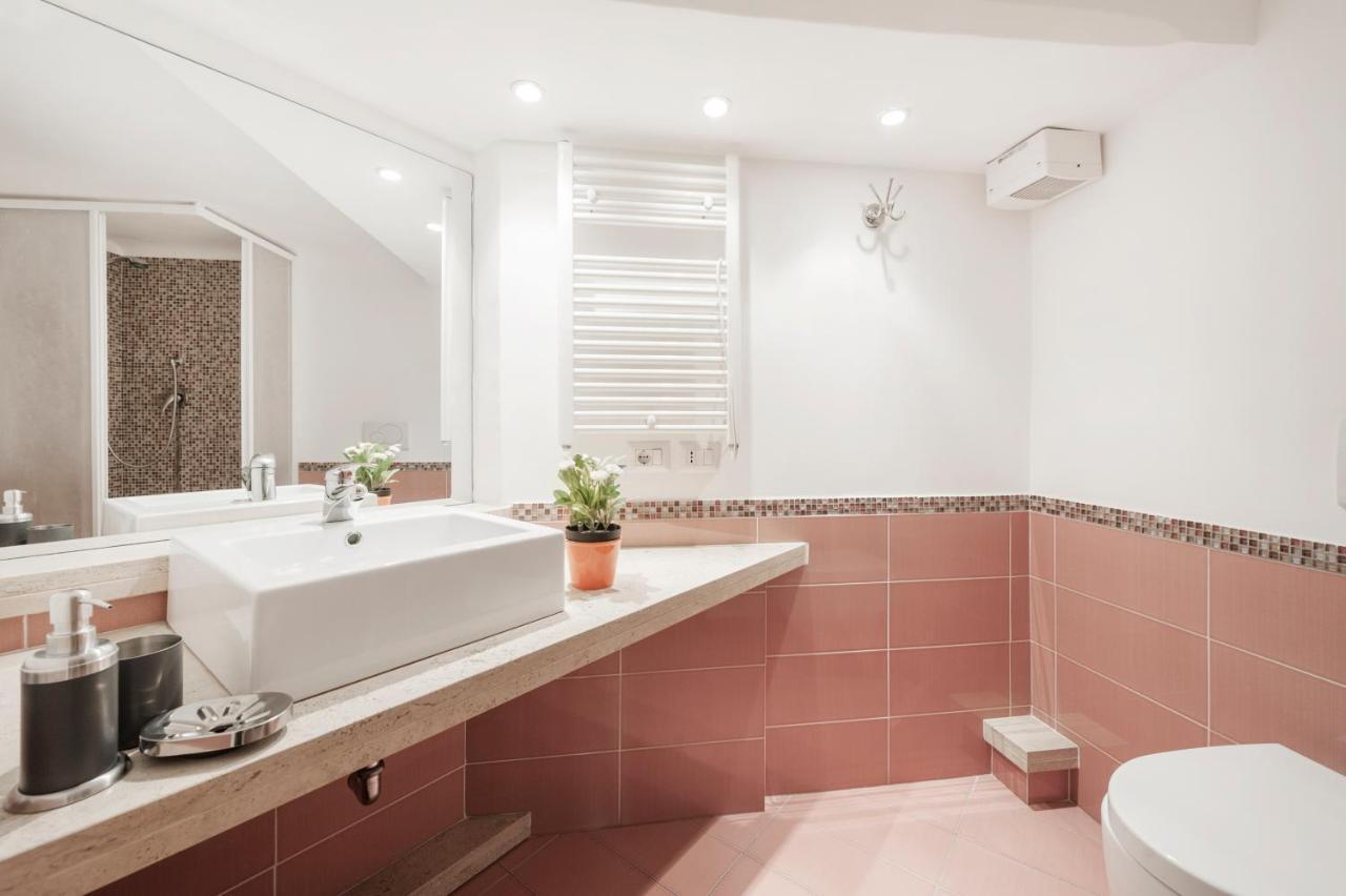 Apartamento Inviting 3-bed In 4mins To Colosseo