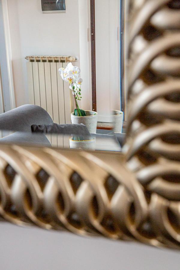 Luxury Floor In Trastevere Apartment *