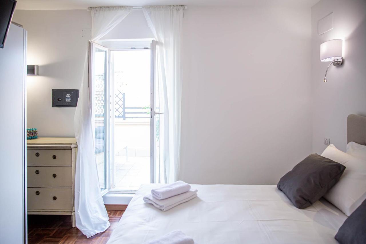 Luxury Floor In Trastevere Apartment