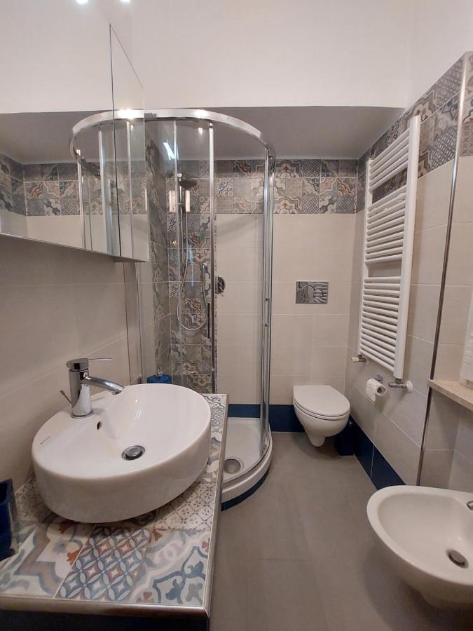C R A Zy For Rhome Apartamento