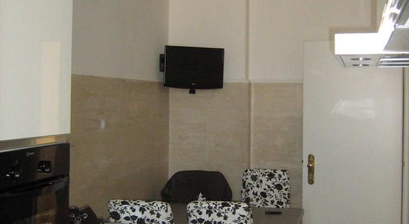 Appia Nuova 2* Roma