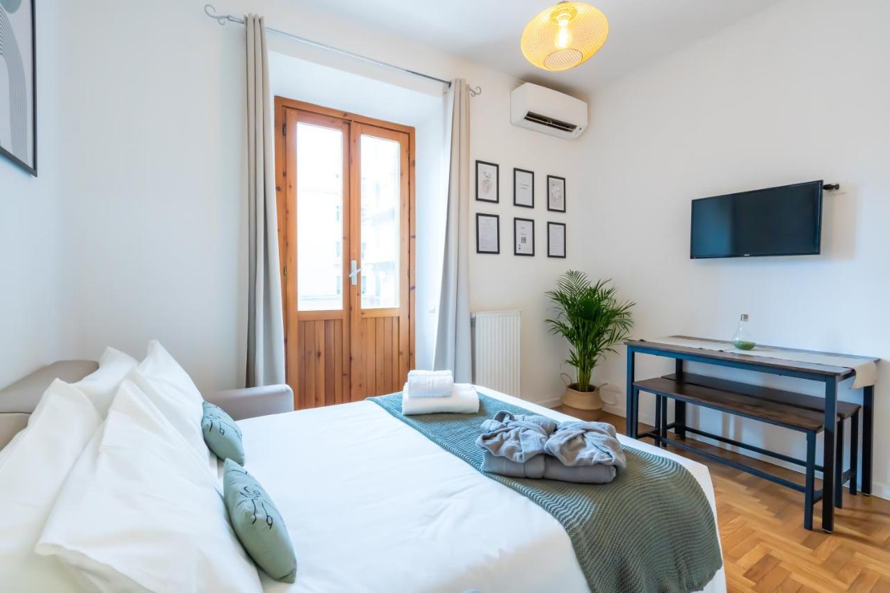 Colosseum House - Private Rooftop, Jacuzzi Hot Tub & View * Roma