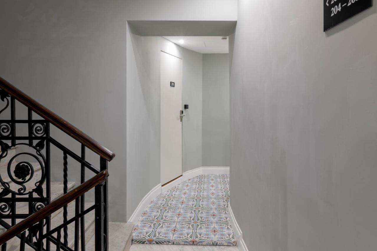 Aparthotel Numa Portico 4*