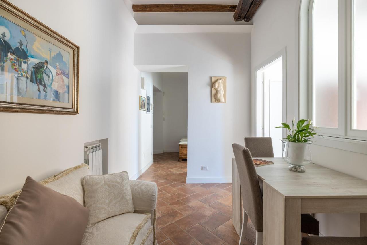 Pantheon House By Varental * Roma