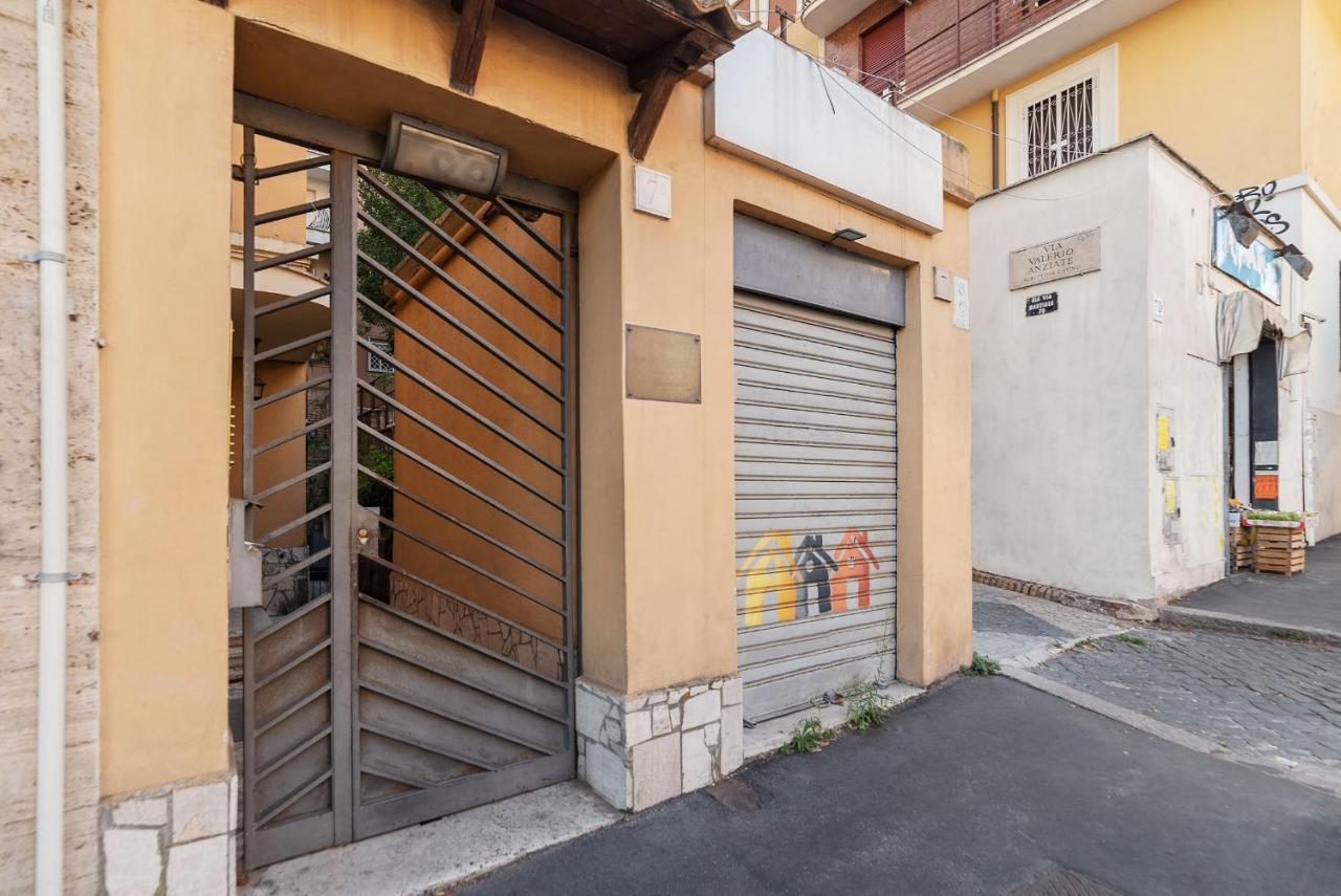 Penthouse With Terrace Close To Vatican Roma
