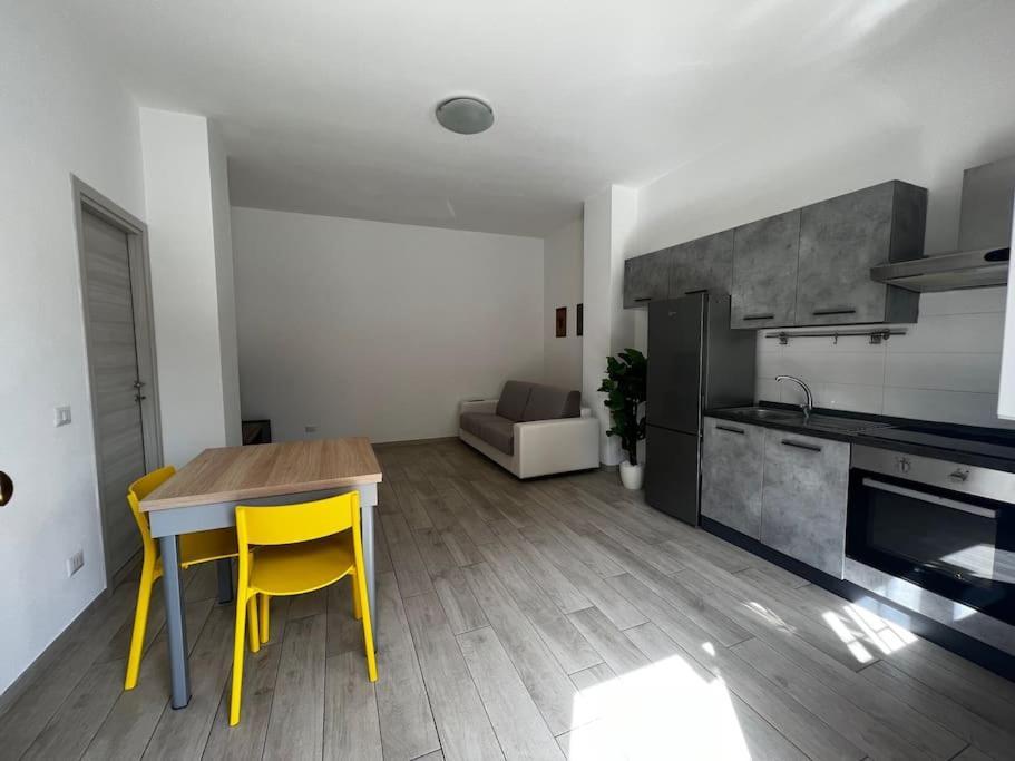 Feriehus Cozy House With Garden In Centocelle Metro C Roma
