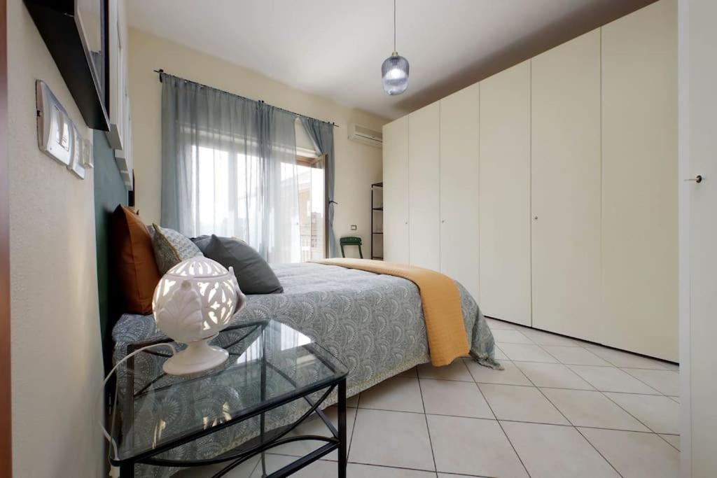 Relax With 2 Balconies - 2 Bedroom Flat, 3rd Floor With Lift, High Comfort, Quite, A Walk From Urban Train Station Gemelli And Metro A Stops Battistini & Cornelia Connecting To Center In 20 Minutes, 2 Steps From Bus Stop, Cycle Path, Groceries *