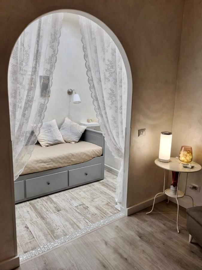 Close To The Coloseum, 2 Minutes Walk From Metro A Apartment