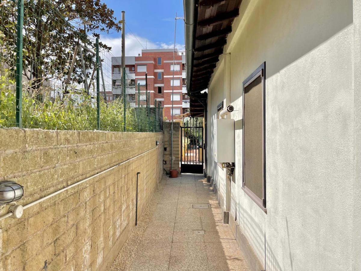 Independent House With Private Patio In Feriehus