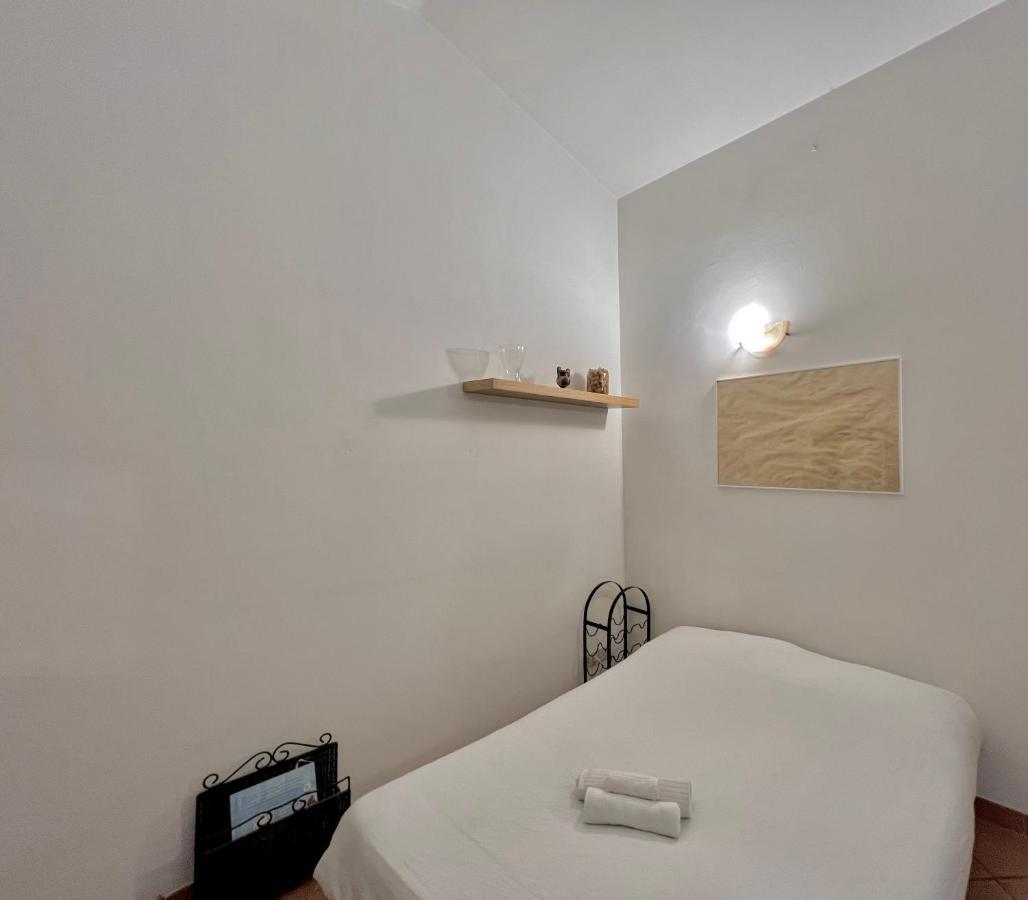 Independent House With Private Patio In * Roma