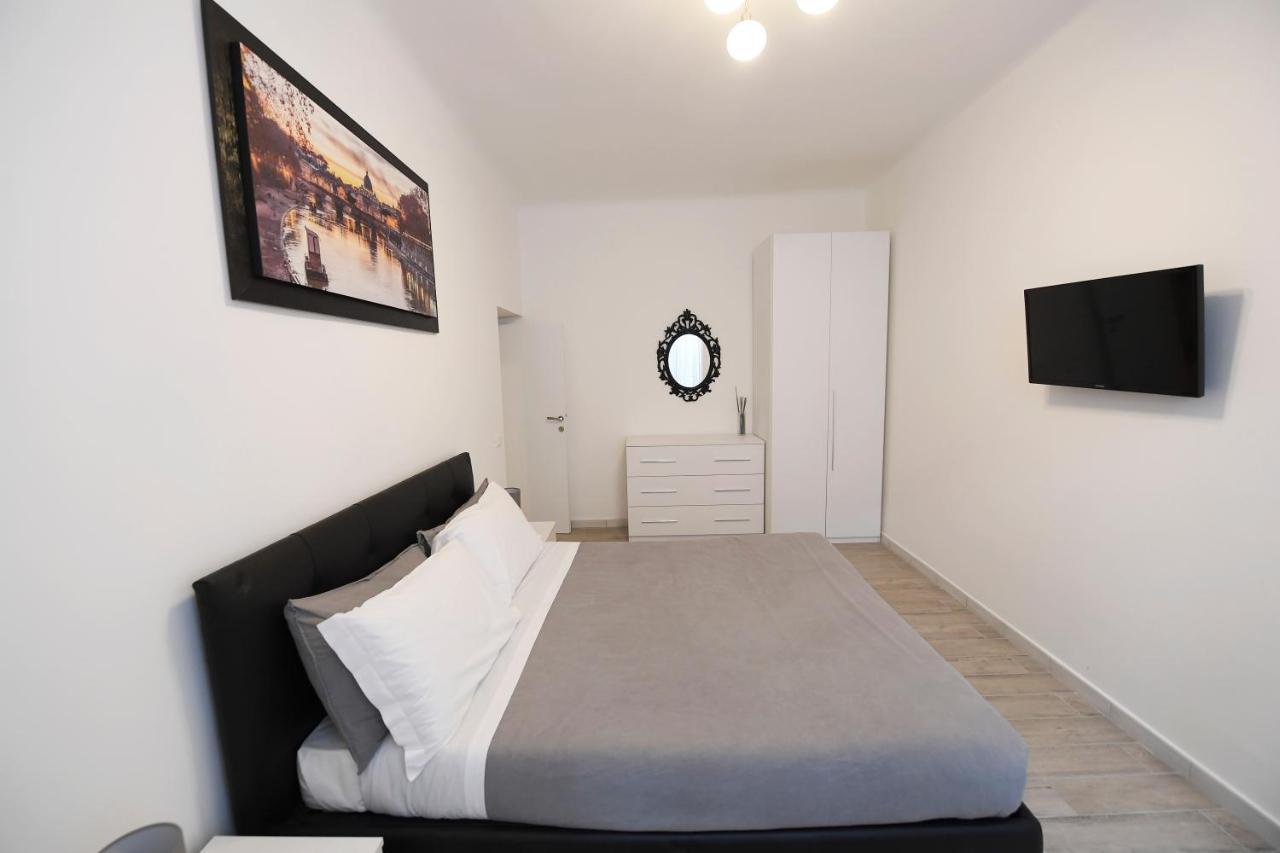 Easy Holidays - In Selci Roma