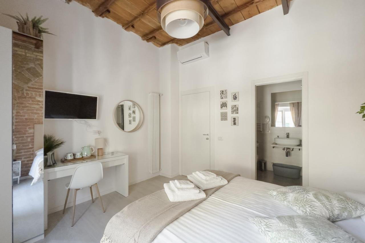 White Ostilia Gasthof *