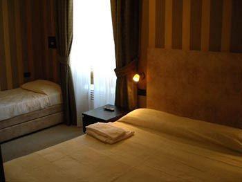 Hotel Vatican Vacation *