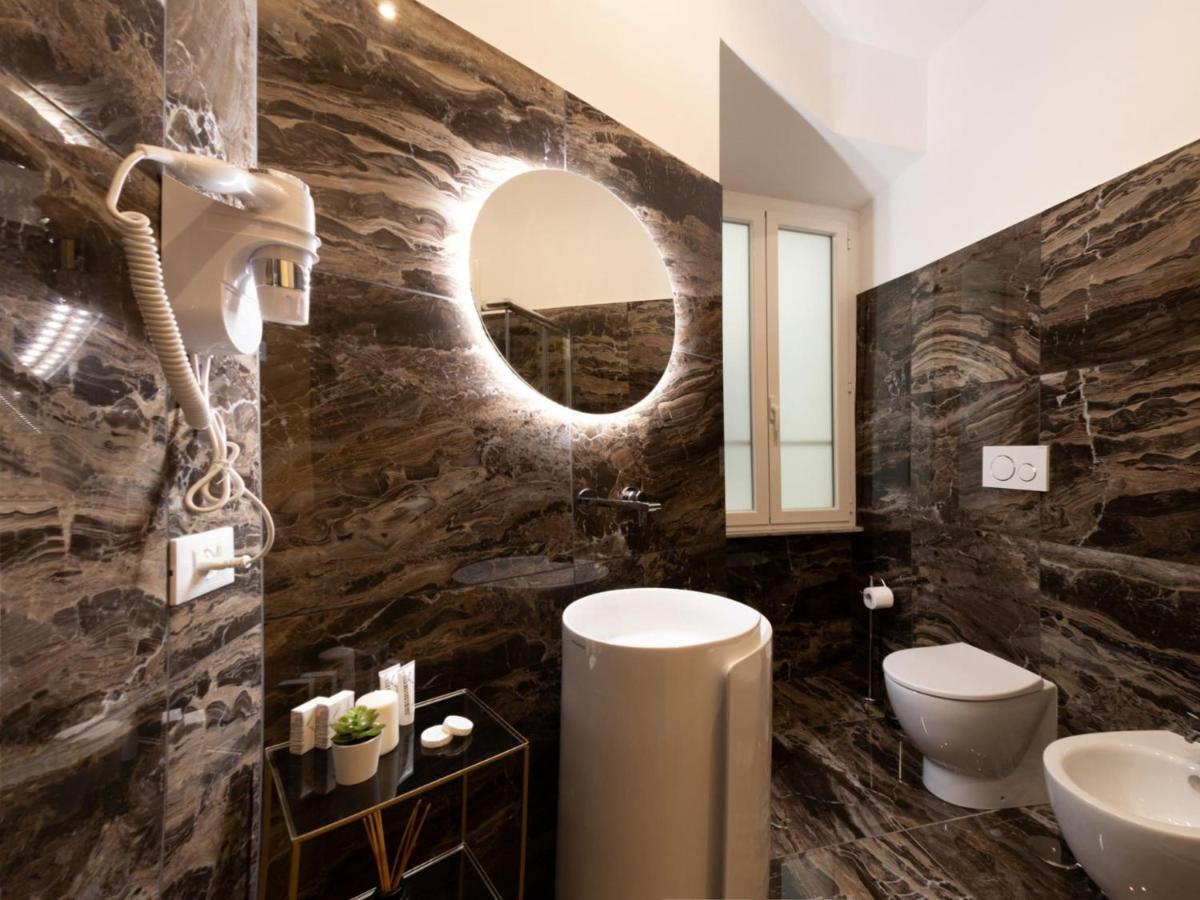 The Rent - Elegant Five-bedrooms Near Colosseo * Rome