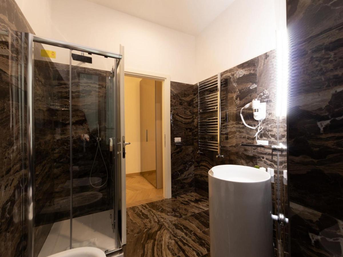 Apartment The Rent - Elegant Five-bedrooms Near Colosseo *
