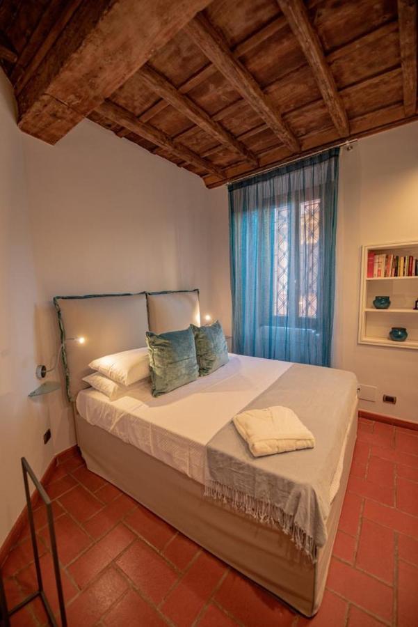 Anna Trevi 52 Luxury Rome