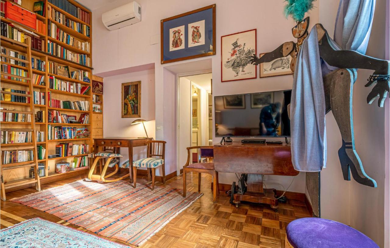 Apartamento Amazing In With Wifi And 2 Bedrooms Roma