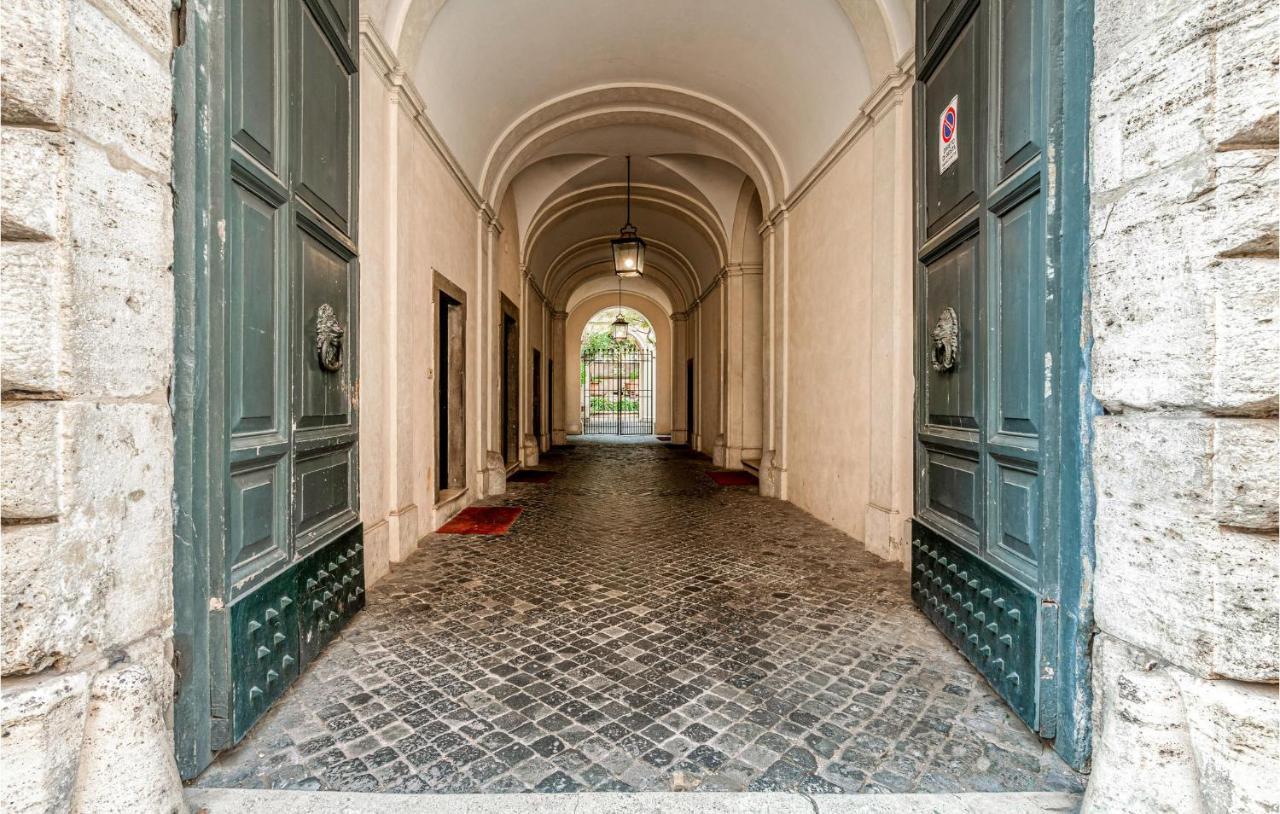 Apartamento Amazing In With Wifi And 2 Bedrooms Roma